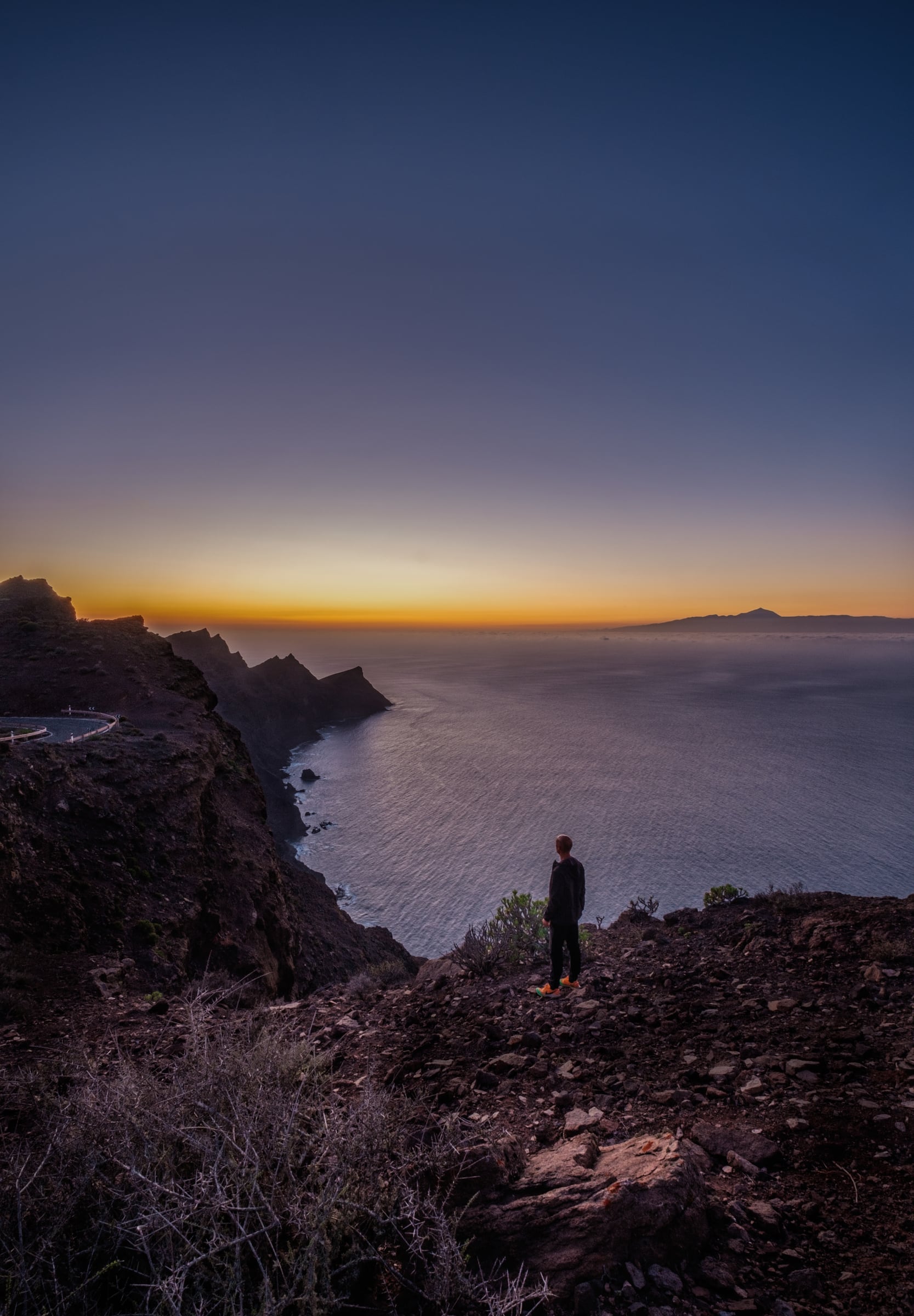 Atardecer en la cola de Dragón y Teide al fondo