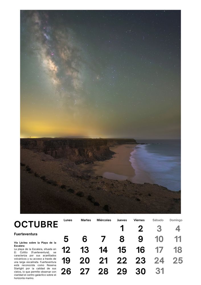 Octubre de 2026 del calendario de Iván Cárdenes Muñoz: Vía Láctea sobre la Playa de la Escalera, Fuerteventura