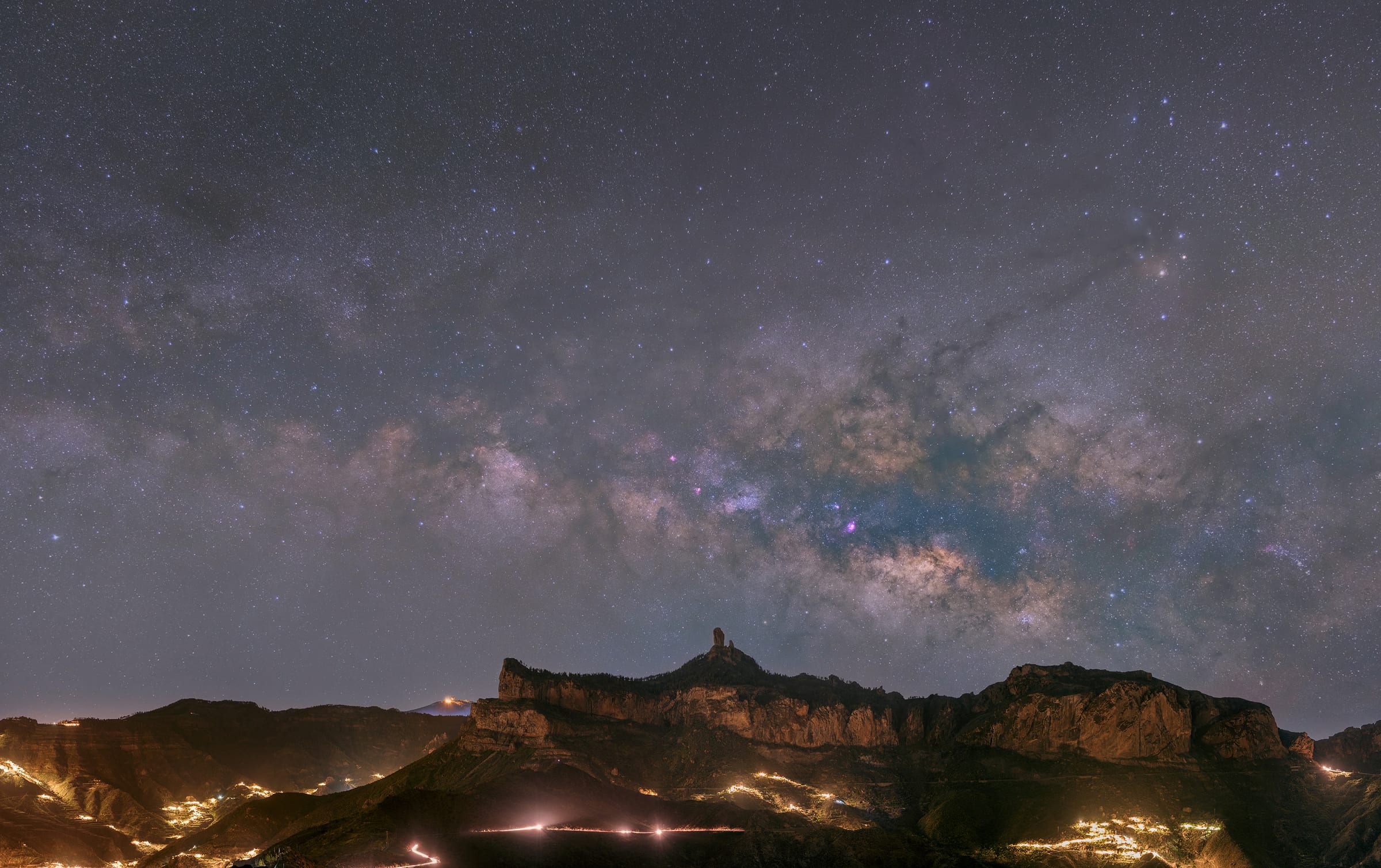 Vía Láctea horizontal sobre el Roque Nublo