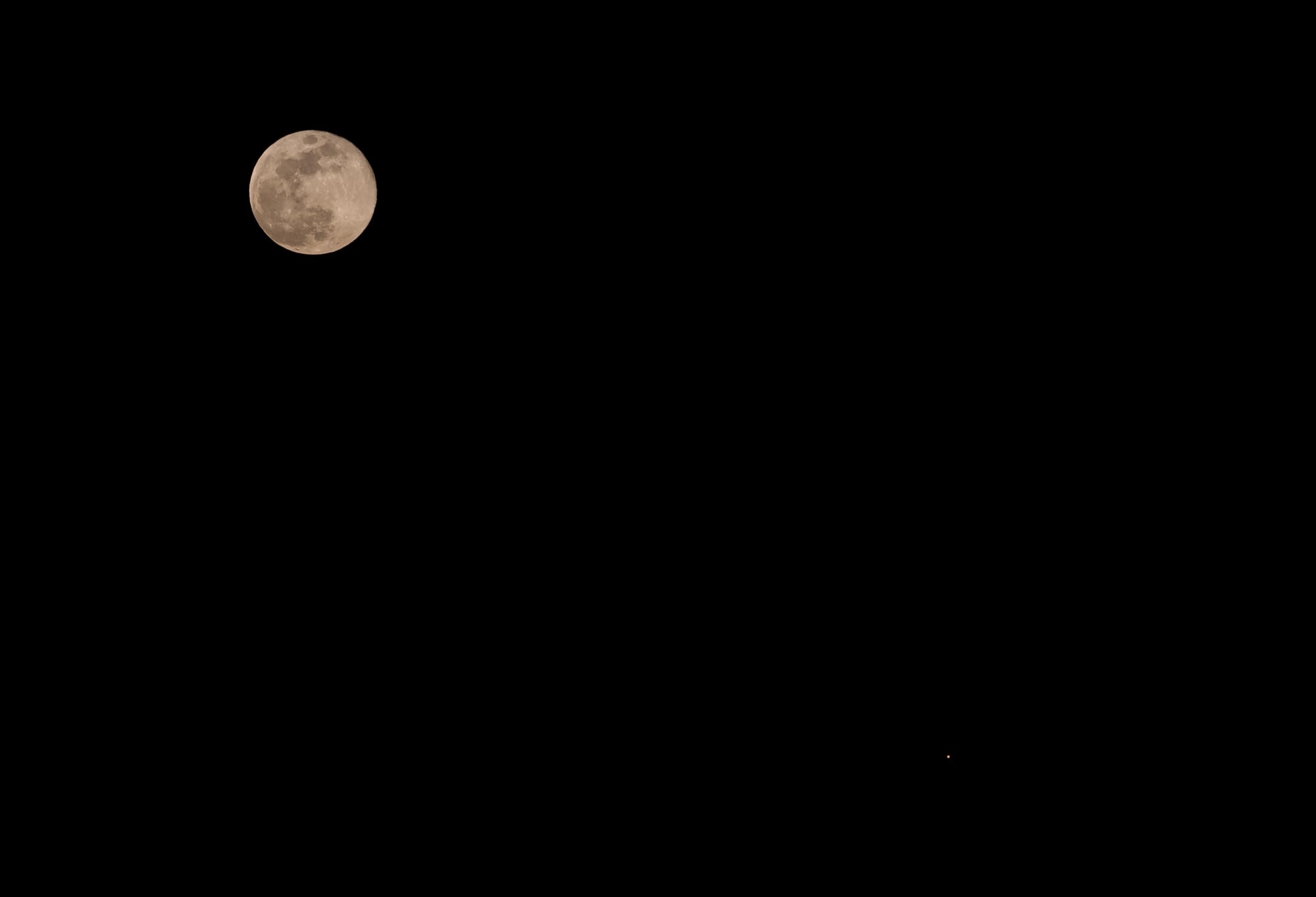 Luna creciente y Júpiter