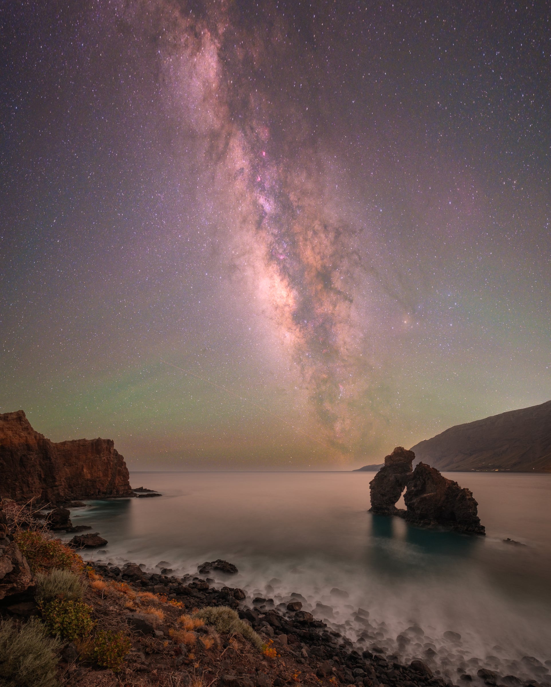 Vía Láctea sobre el Roque de la Bonanza, El Hierro